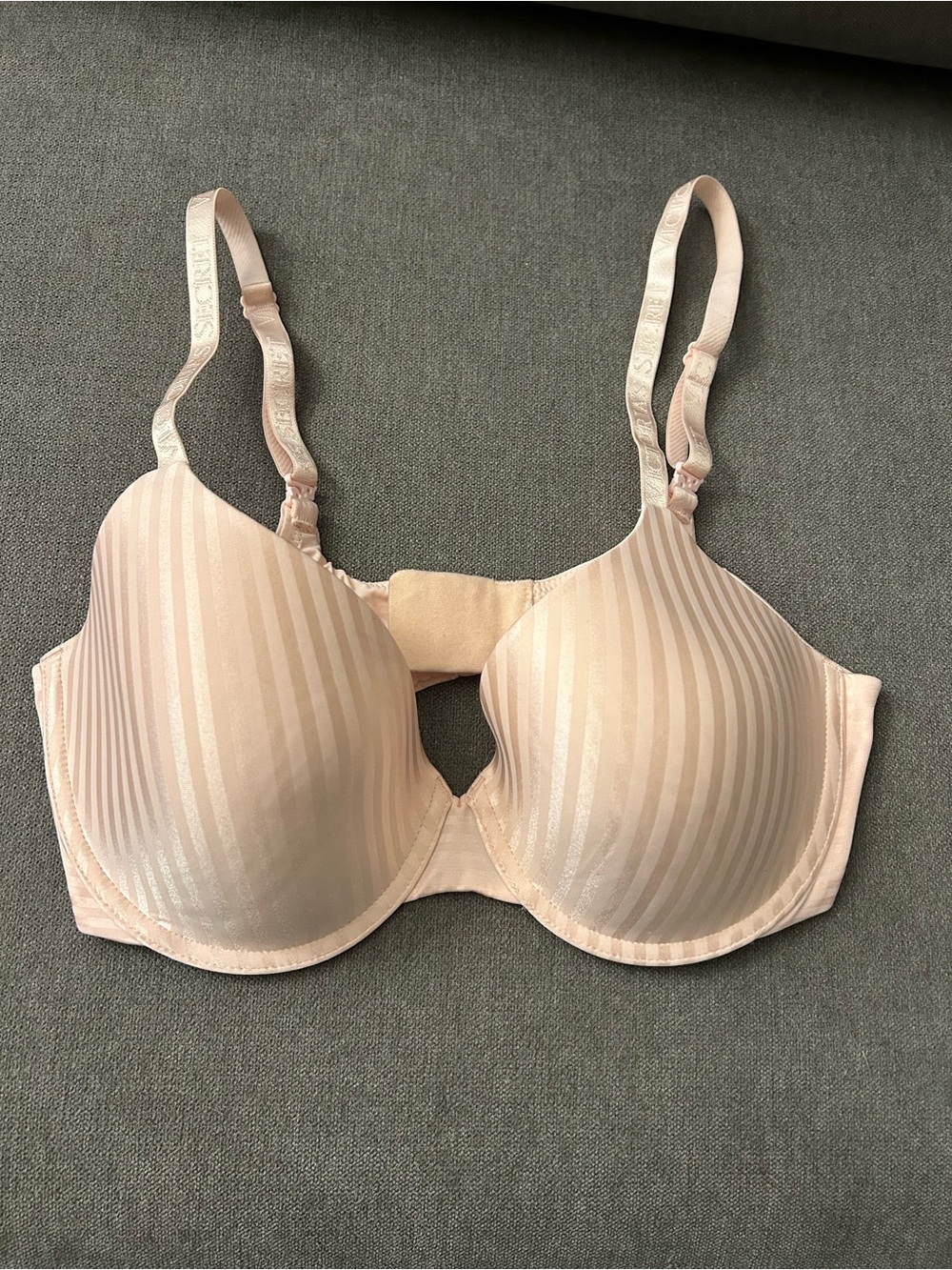 Victoria’s Secret Lightly Lined Bra - 34D